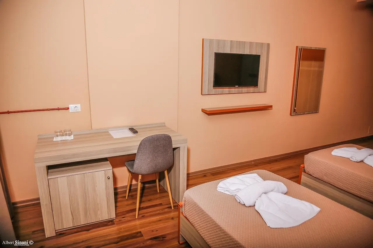 Arc Hotel Tirana Yzberish 3*,
